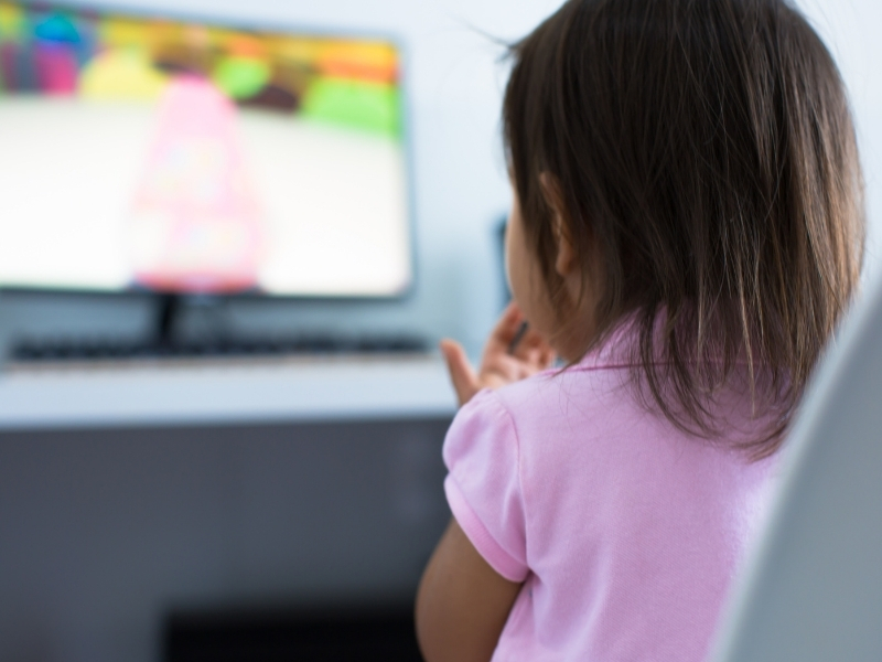 Дитина і телевізор: заборонити чи дозволити?